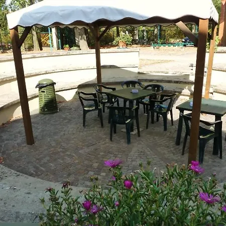 Ostello Due Torri San Sisto Otel Bolonya