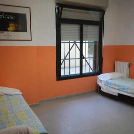 بيت شباب Ostello Due Torri San Sisto *