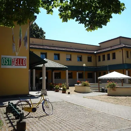 Ostello Due Torri San Sisto Otel Bolonya