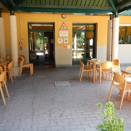 Ostello Due Torri San Sisto بيت شباب